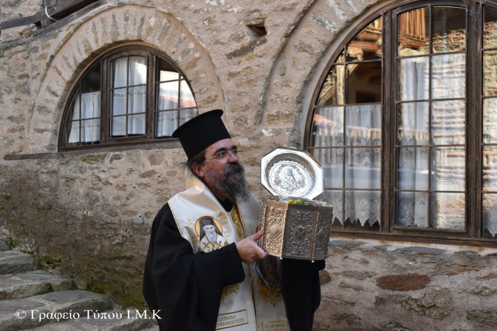 Καστορίας Καλλίνικος στο ope.gr: “Μεγάλη ευλογία ο λαός της πόλης μας να προσκυνήσει τον Άγιο Καλλίνικο” – Επέστρεψε στην Έδεσσα η Τιμία Κάρα