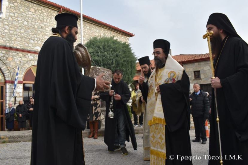 Η Τιμία Κάρα του Αγίου Καλλινίκου στον Καθεδρικό Ναό της Καστοριάς (ΦΩΤΟ)