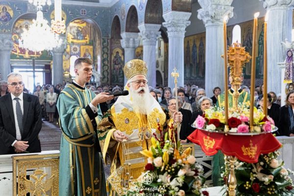 Δημητριάδος Ιγνάτιος: «Η απάντηση στην βία είναι οι Χριστιανικές οικογένειες» – Χειροθεσία νέου Αναγνώστη στον Άγιο Κωνσταντίνο