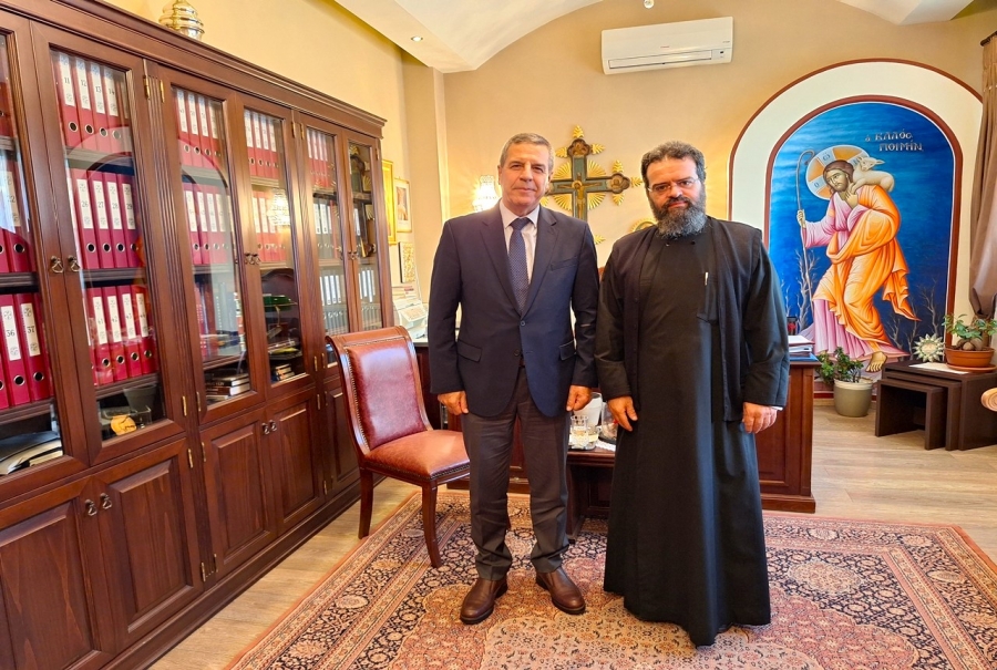 Στον Μητροπολίτη Μαρωνείας ο πρώην Αρχηγός ΓΕΣ Χαράλαμπος Λαλούσης