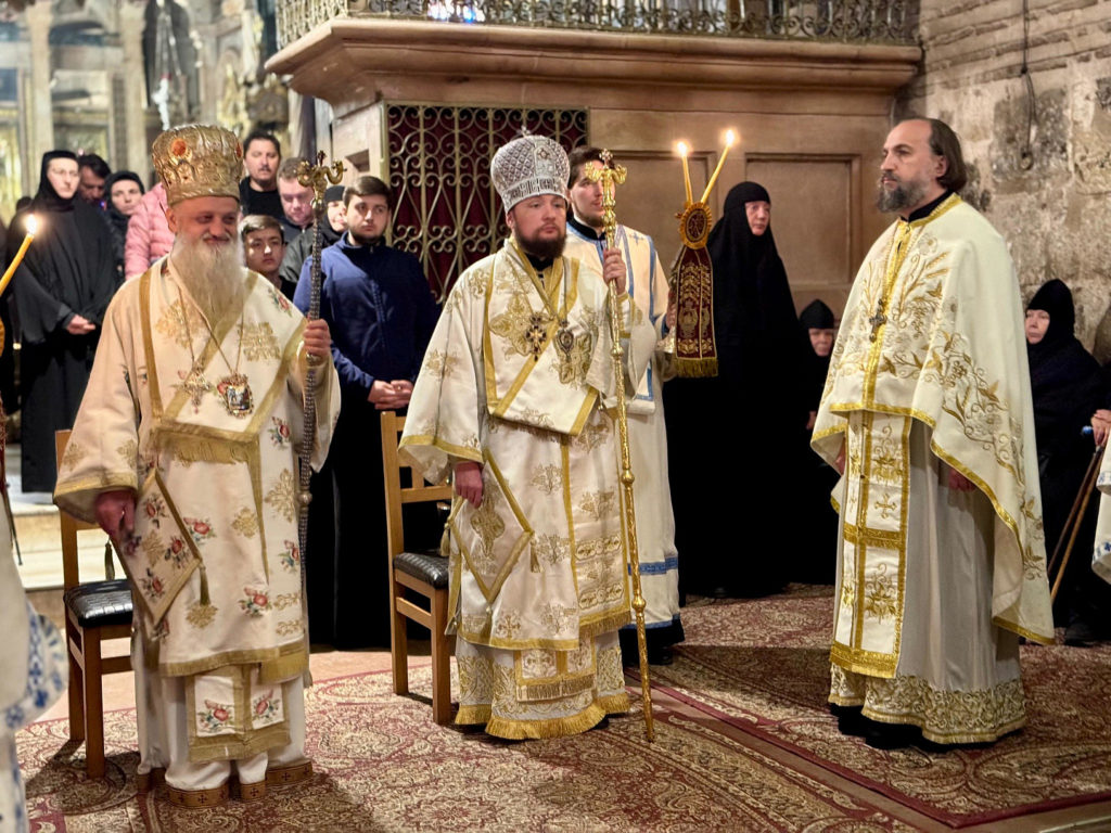 Епископ Истринский Серафим совершил Литургию на Гробе Господнем