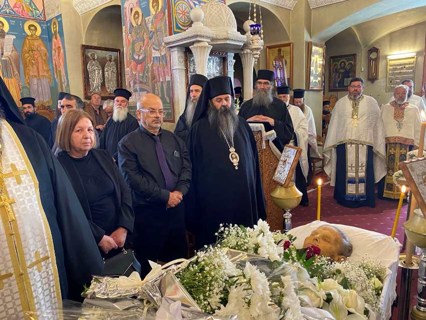 Η Εξόδιος Ακολουθία της μακαριστής Ισιδώρας Δρίτσα, μητέρας του Επισκόπου Κεγχρεών