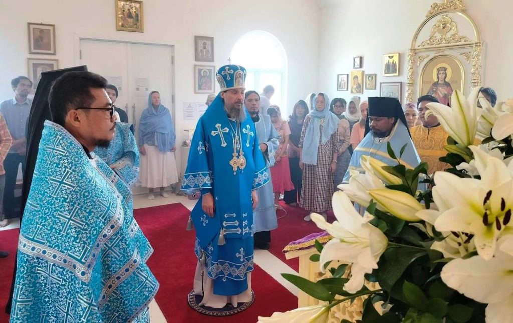Патриарший экзарх Юго-Восточной Азии совершил на Благовещение богослужения в Индонезии