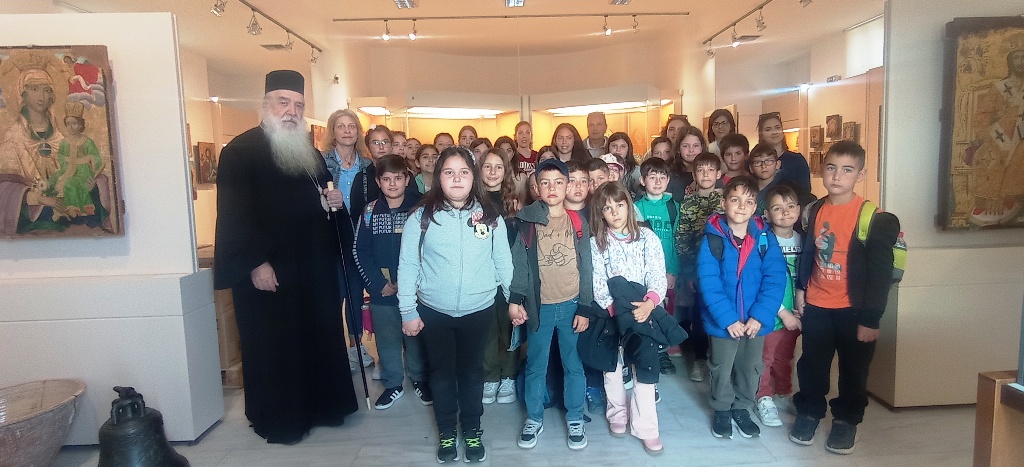 Το Εκκλησιαστικό και Βυζαντινό Μουσείο της Μητρόπολης Σάμου επισκέφθηκαν μαθητές και μαθήτριες