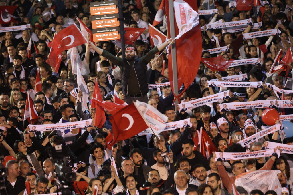 Τουρκία – Αυτοδιοικητικές εκλογές: Τριπλή συντριπτική ήττα για τον Ερντογάν