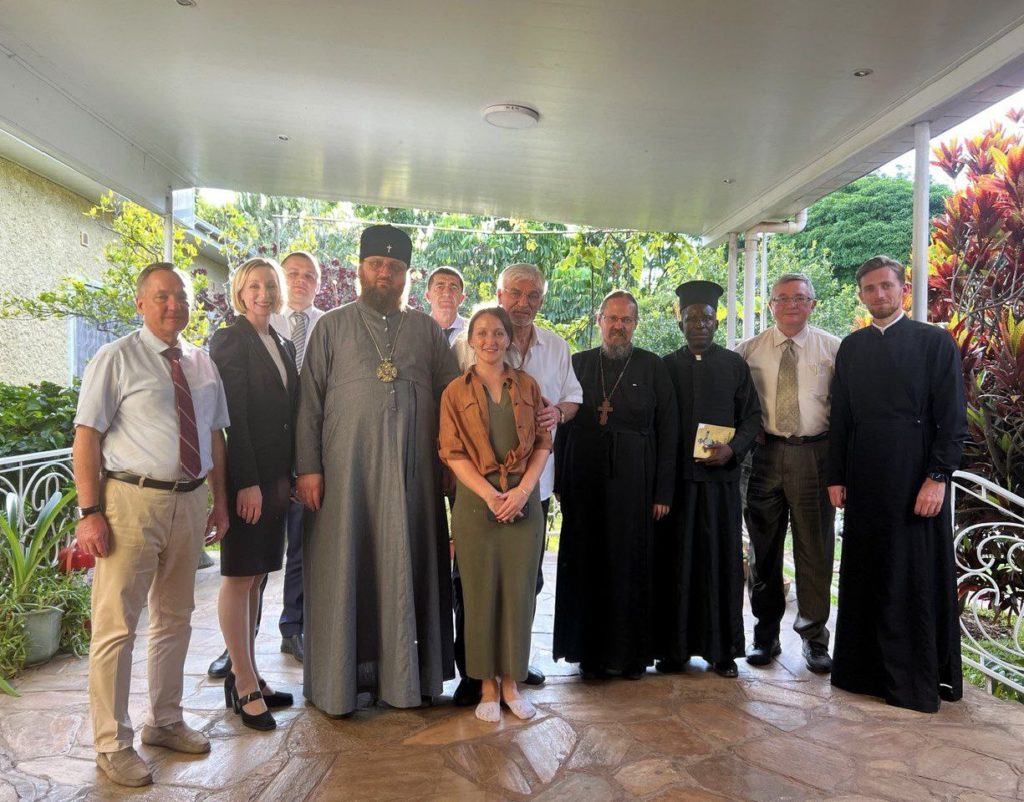 Митрополит Зарайский Константин встретился с послом России в Замбии А.А. Ярахмедовым