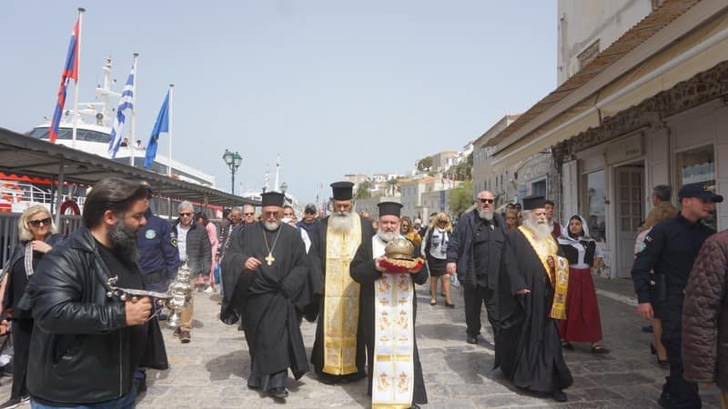 Επέστρεψε στην Ύδρα η Τιμία Κάρα του Αγίου Νεομάρτυρα Κωνσταντίνου