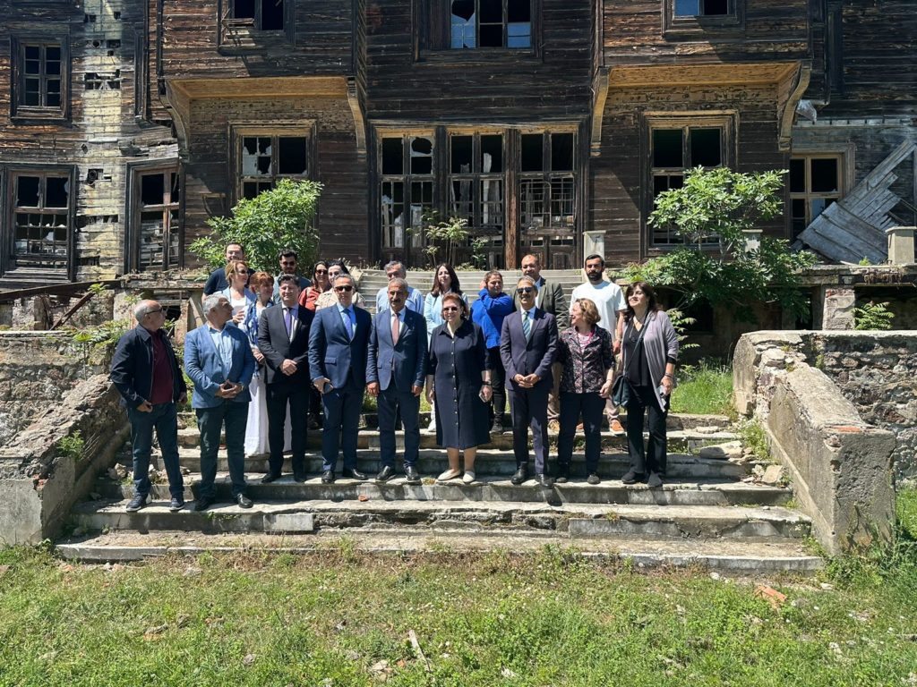 Επίσκεψη της Υπουργού Πολιτισμού Λίνας Μενδώνη στο Ορφανοτροφείο της Πριγκήπου