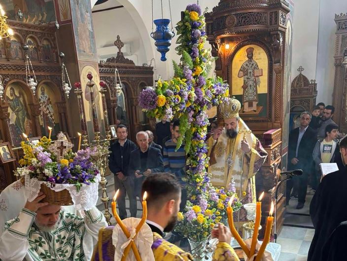 Κυριακή της Σταυροπροσκυνήσεως στο Εμπορείο της Σαντορίνης