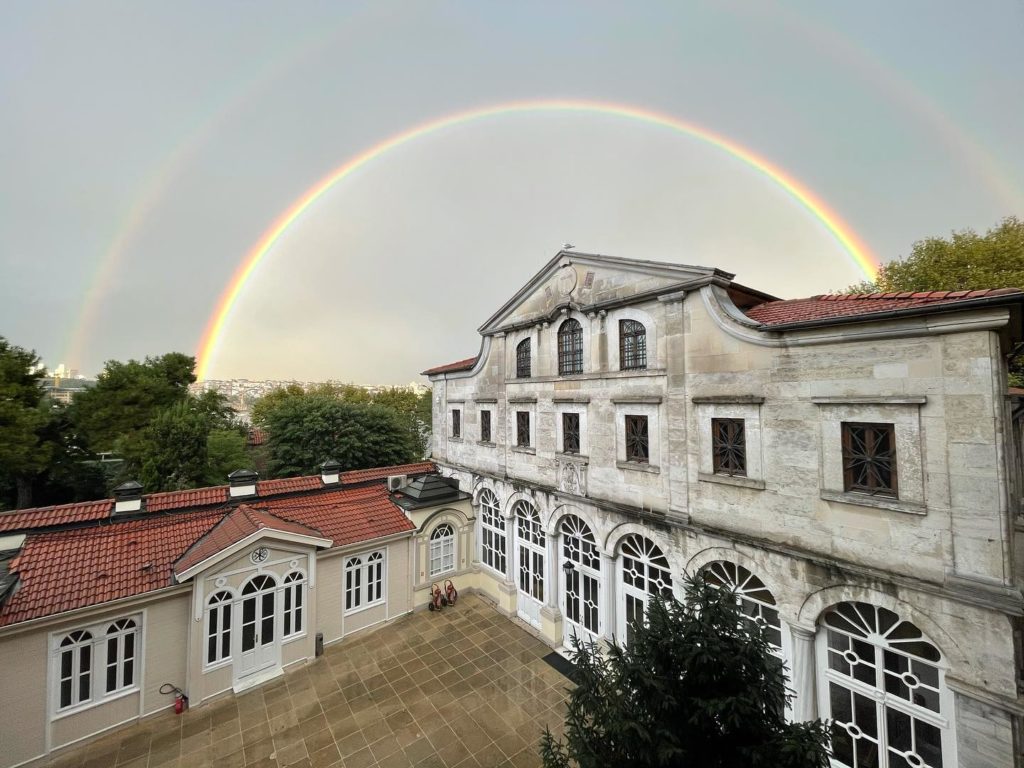 Ωρολόγιο Ιερών Ακολουθιών της Μεγάλης Εβδομάδας και του Αγίου Πάσχα στον Πάνσεπτο Πατριαρχικό Ναό 