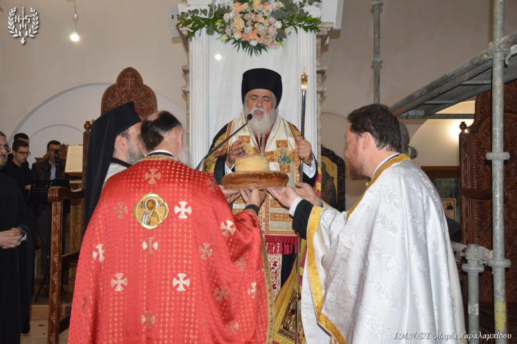 Χοροστασία του Μητροπολίτη Νεαπόλεως στον Ι.Ν. Αγίων Δώδεκα Αποστόλων και Αγίου Εφραίμ Πεύκων