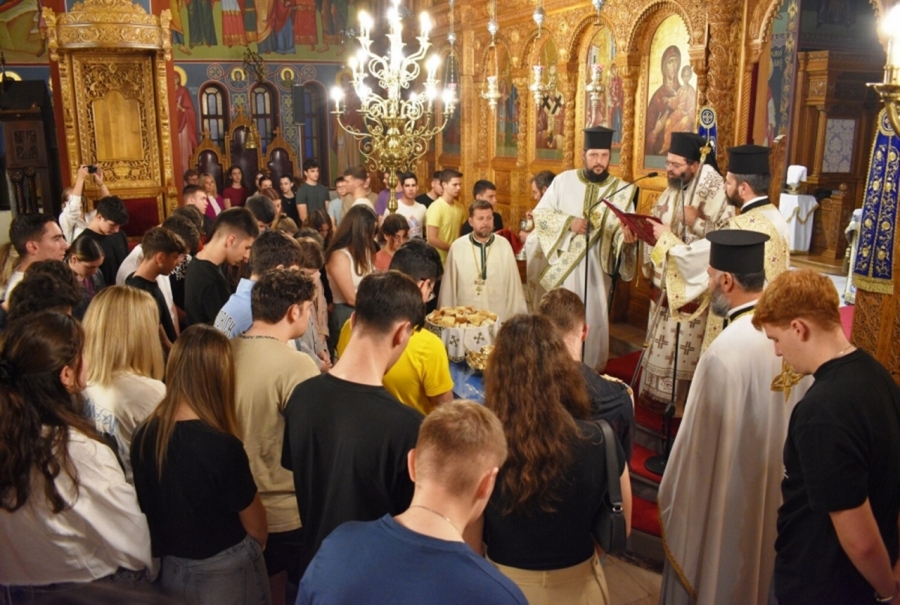 Εσπερινή Θεία Λειτουργία υποψήφιων φοιτητών στην Ιερά Μητρόπολη Μαρωνείας