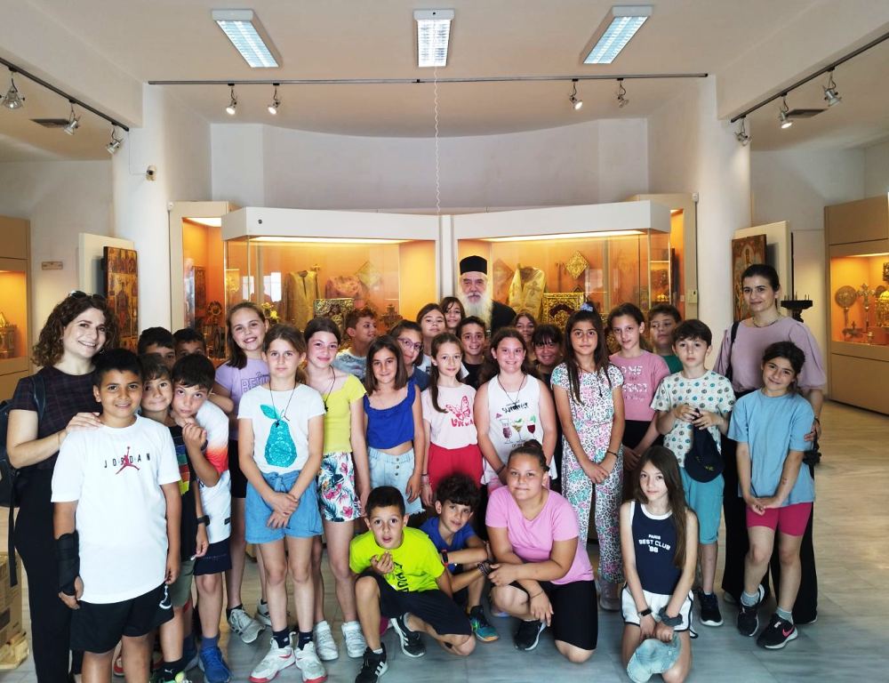 Ο Μητροπολίτης Ευσέβιος υποδέχθηκε τους μαθητές και διδασκάλους του 2ου πειραματικού Δημοτικού Σχολείου Βαθέος Σάμου