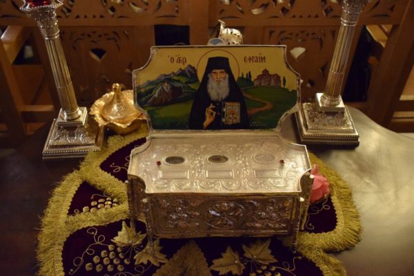Υποδοχή Ιερού Λειψάνου Αγίου Εφραίμ Κατουνακιώτου στο Μενίδι Αιτωλοακαρνανίας