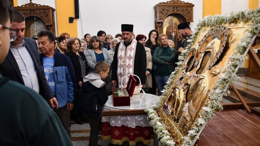 ИКОНА БОГОРОДИЦЕ ТРОЈЕРУЧИЦЕ И МОШТИ СВЕТОГ САВЕ У МРКОЊИЋ ГРАДУ