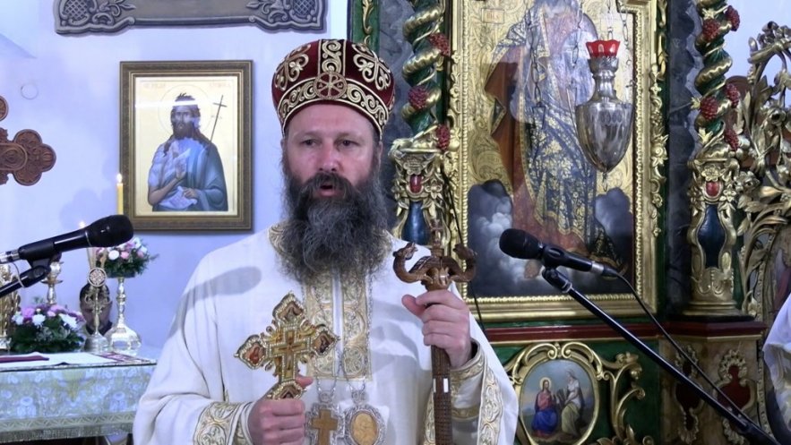 Епископ Иларион богослужио у Николајевској цркви у Земуну (ФОТО/ВИДЕО)
