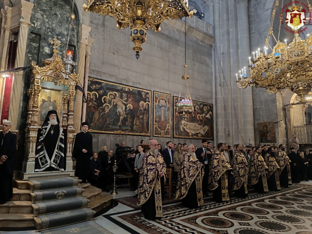 Ο Εσπερινός της Αποκαθηλώσεως στον Πανίερο Ναό της Αναστάσεως