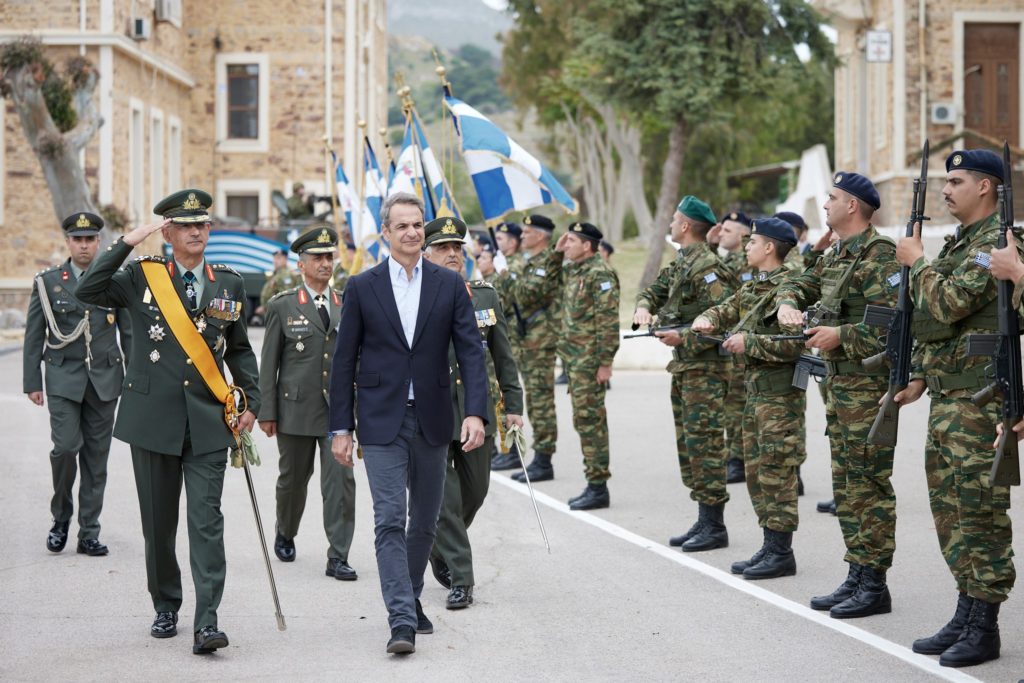 Χίος: Ο Πρωθυπουργός στον εορτασμό του Προστάτη του Στρατού Ξηράς και στη Μονή Αγίου Μηνά