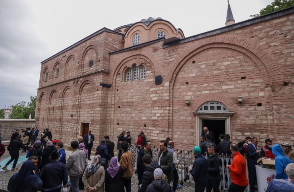 Η προσευχή της Παρασκευής στη Μονή της Χώρας μετά τα προκλητικά εγκαίνια του Ερντογάν