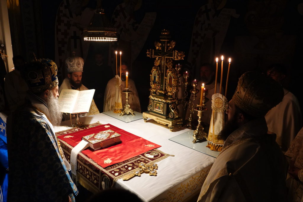Патријарх Порфирије богослужио у манастиру Ваведења Пресвете Богородице у Београду