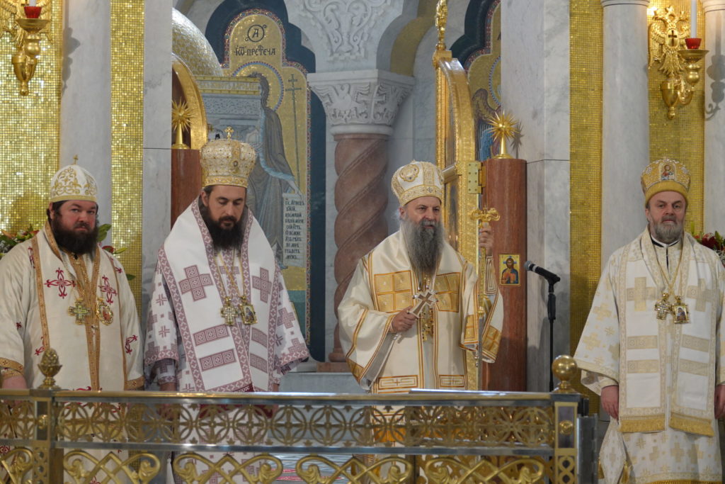 Патријарх Порфирије и архијереји Јустин, Стефан и Јован богослужили у храму Светог Саве
