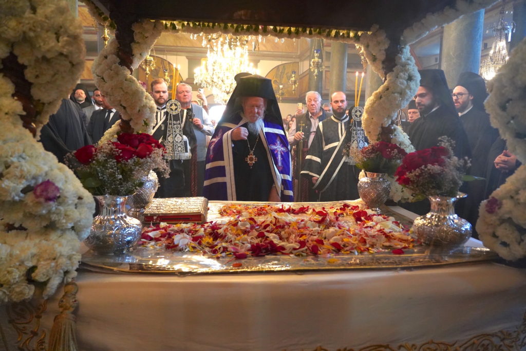 H Ακολουθία του Εσπερινού της Αποκαθηλώσεως στο Φανάρι