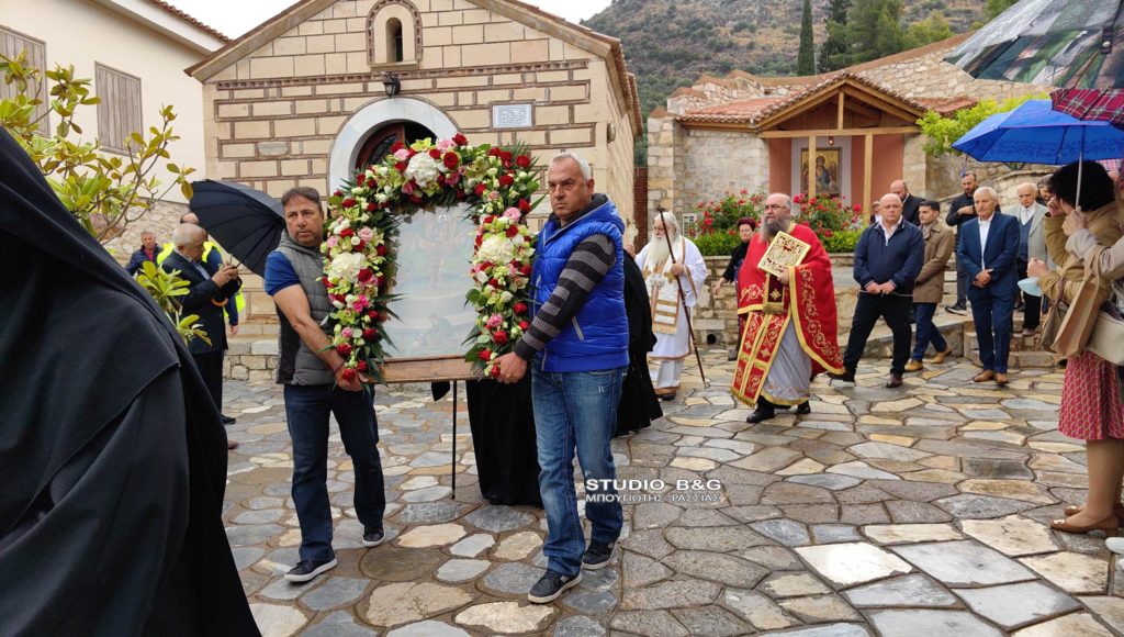 Ναύπλιο: Η περιφορά της θαυματουργής εικόνας της Ζωοδόχου Πηγής στην ιστορική “Αγία Μονή”