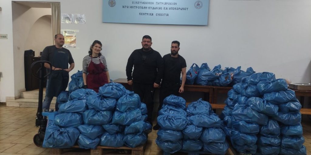 Πασχαλινά δέματα αγάπης από την Μητρόπολη Κυδωνίας σε όσους έχουν ανάγκη