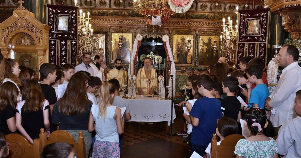 Ο Μητροπολίτης Χαλκίδος σε σχολικές λειτουργικές συνάξεις