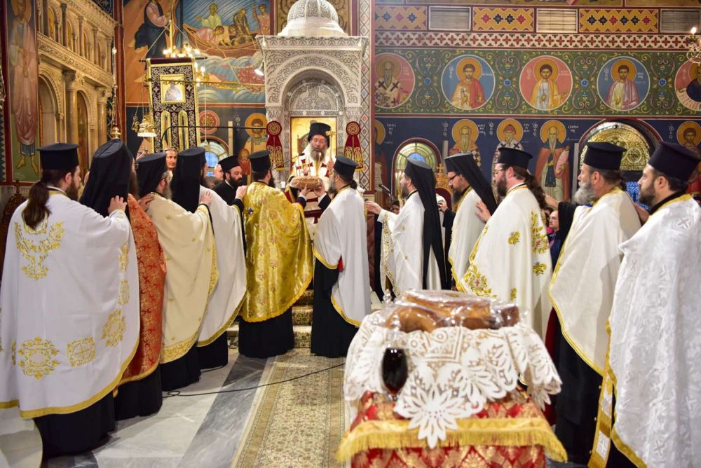 Λάρισα: Μεθέορτος Εσπερινός στον πανηγυρίζοντα Μητροπολιτικό Ναό Αγίου Αχιλλίου