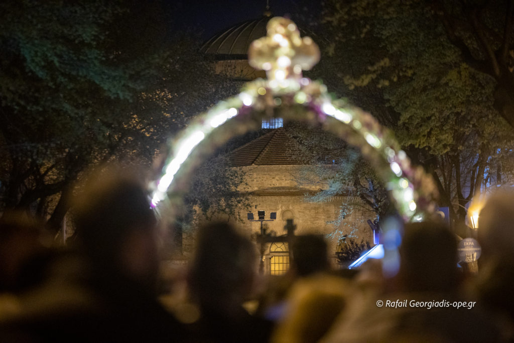 Θεσσαλονίκη: Για πρώτη φορά πέντε Επιτάφιοι στην Πλατεία Αριστοτέλους