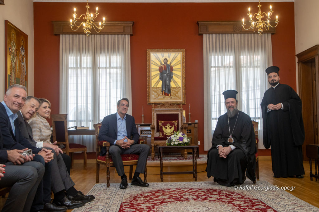 Στη Μητρόπολη Θεσσαλονίκης ο Πρωθυπουργός – Η πρώτη εθιμοτυπική συνάντηση με τον Παναγιώτατο (ΦΩΤΟ)