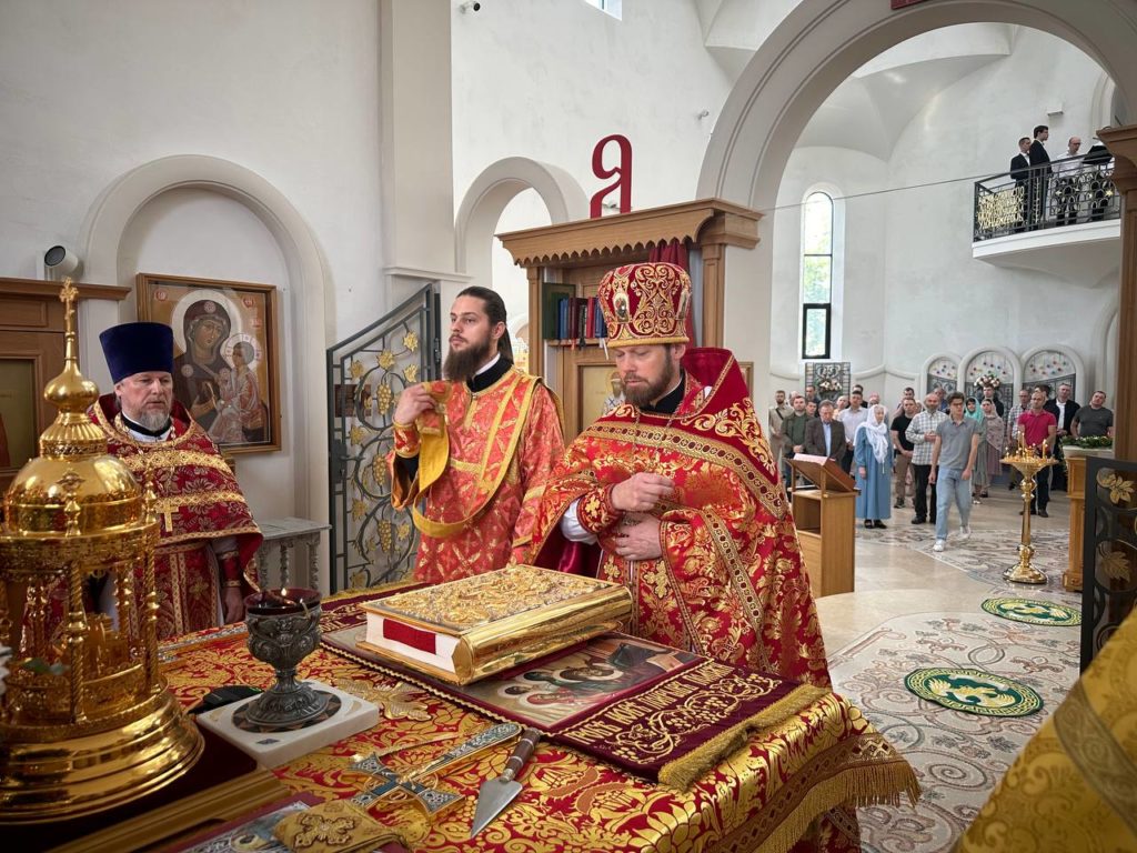 Председатель ОВЦС возглавил празднование пятой годовщины освящения Всехсвятского храма в Страсбурге