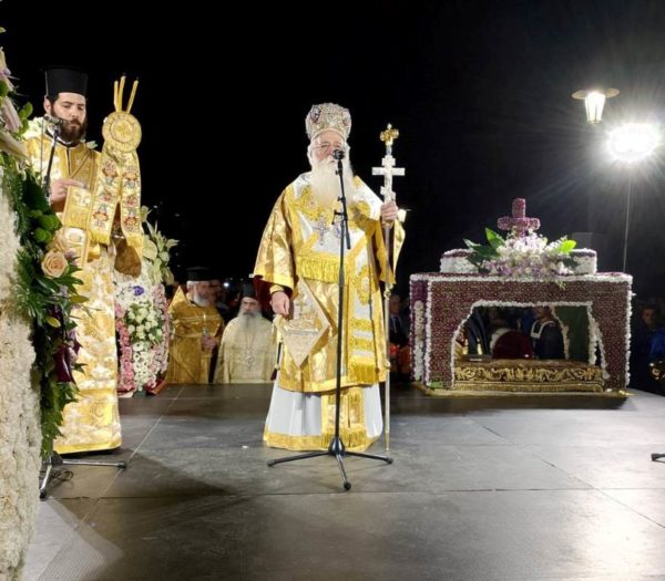 Βαθειά κατάνυξη στην συνάντηση των Επιταφίων στον Βόλο