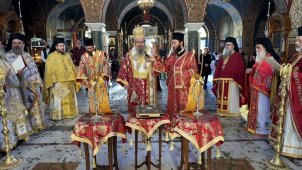 Ο Εσπερινός της Αγάπης στον Μητροπολιτικό Ναό του Αγίου Αχιλλίου