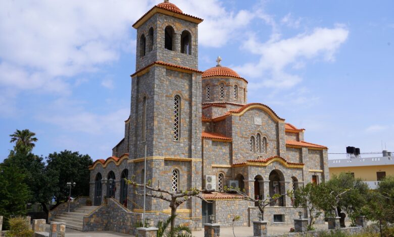 Έλευση Τιμίας Κάρας Αγίου Νικολάου Πλανά στον Ι.Ν. Αγίων Κωνσταντίνου και Ελένης Σισίου