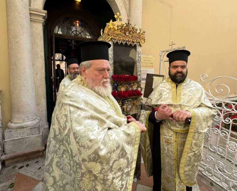 Με τα «μπάσματα» του Αγίου Σπυρίδωνος ολοκληρώθηκαν οι λατρευτικές εκδηλώσεις για το Πάσχα στην Κέρκυρα