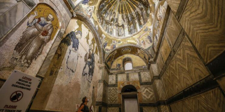 Significant number of Muslim pilgrims gather at Chora Monastery for Friday prayers