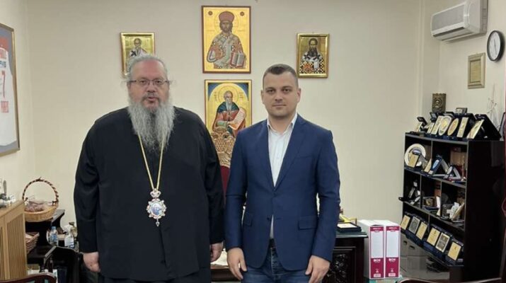 Τον Μητροπολίτη Λαρίσης επισκέφθηκε ο υιός του φυλακισμένου Δημάρχου Χειμάρρας Φ. Μπελέρη, Πέτρος