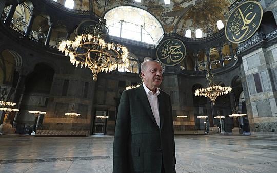 Νέες προκλήσεις Ερντογάν για την Άλωση της Πόλης και την Αγία Σοφία