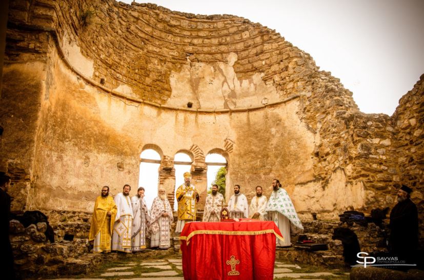 Η εορτή τού Αγίου Αχιλλείου στη γνωστή «βασιλική» των Πρεσπών (ΦΩΤΟ)