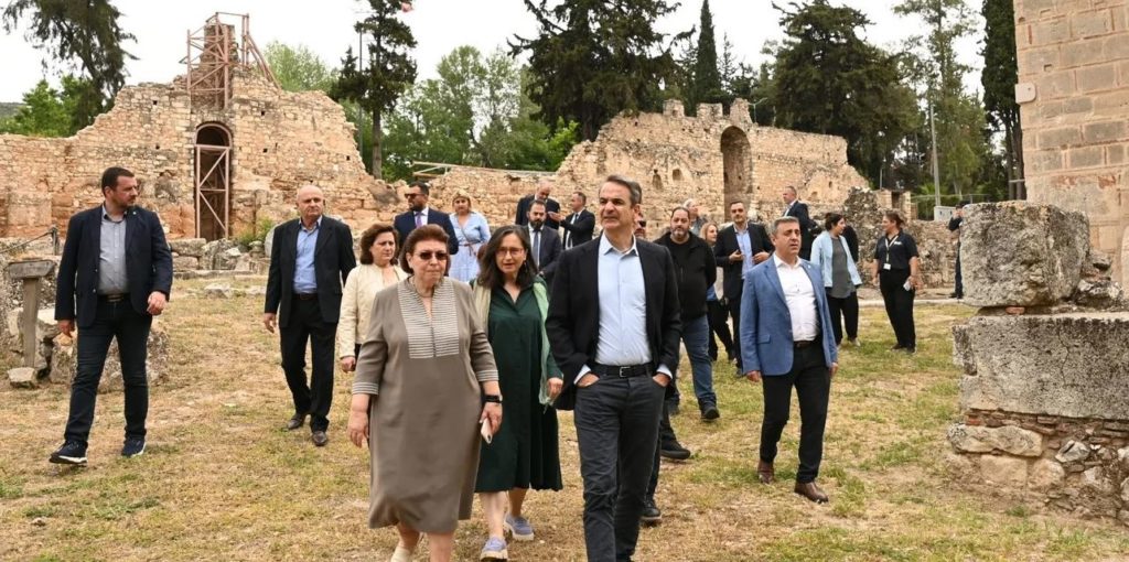 Για τα έργα αποκατάστασης και συντήρησης στη Μονή Δαφνίου ενημερώθηκε ο Πρωθυπουργός