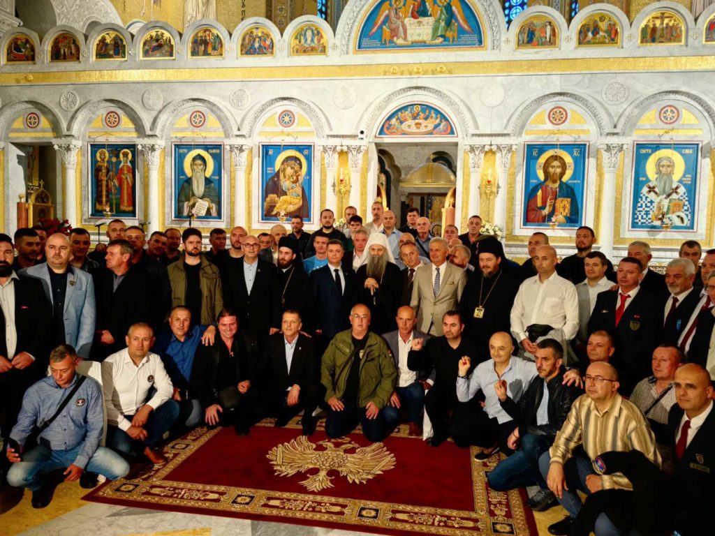 Патријарх Порфирије служио Пасхално вечерње – вечерње љубави у храму Светог Саве