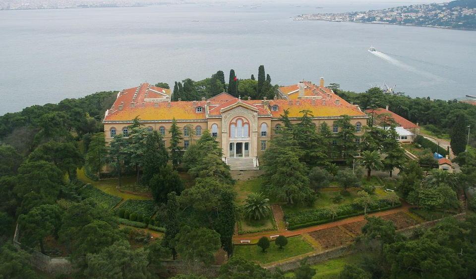 Ο Τούρκος Υπουργός Παιδείας στην Ιερά Θεολογική Σχολή της Χάλκης