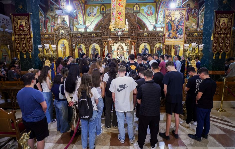 Η προσευχή της Εκκλησίας για τους νέους και τις νέες που διαγωνίζονται στις Πανελλαδικές Εξετάσεις – Μηνύματα και στήριξη από Ιεράρχες