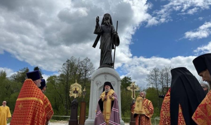 В Петушках Владимирской области освящен памятник святителю Афанасию Ковровскому