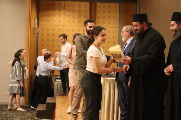 Η Ι.Μ.Μ. Βατοπαιδίου βραβεύει αριστούχους πολύτεκνων οικογενειών της Αθήνας