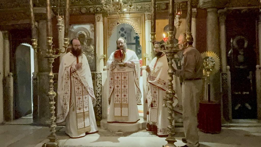 Αγρυπνία για μαθητές ενόψει εξετάσεων στον Ιερό Ναό Παναγίας Επισκοπής Θήρας