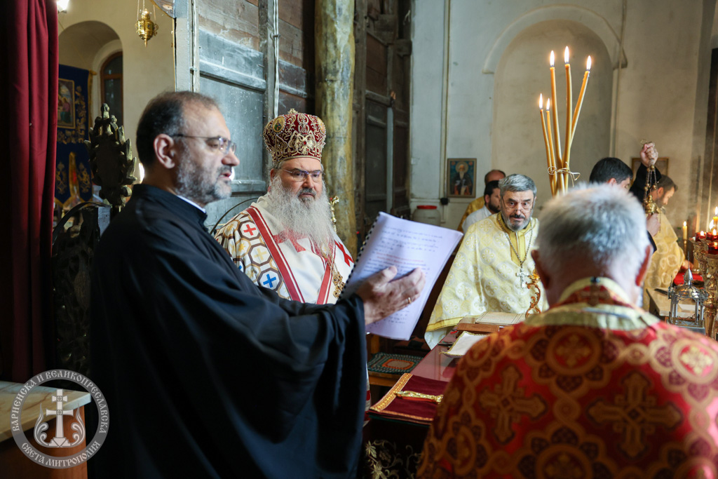 Храмов празник и отличаване с офикия в храм „Св. Троица“ – гр. Игнатиево