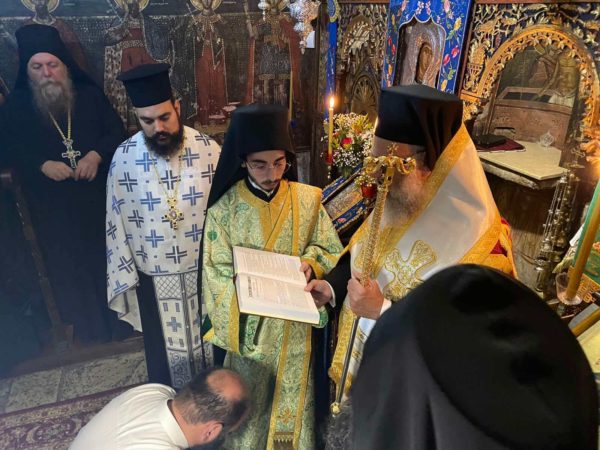Ο Μητροπολίτης Θεσσαλιώτιδος τέλεσε την μοναχική κουρά Δοκίμου της Ιεράς Μονής Παναγίας Πελεκητής Δημητρίου Κουτσιούμπα